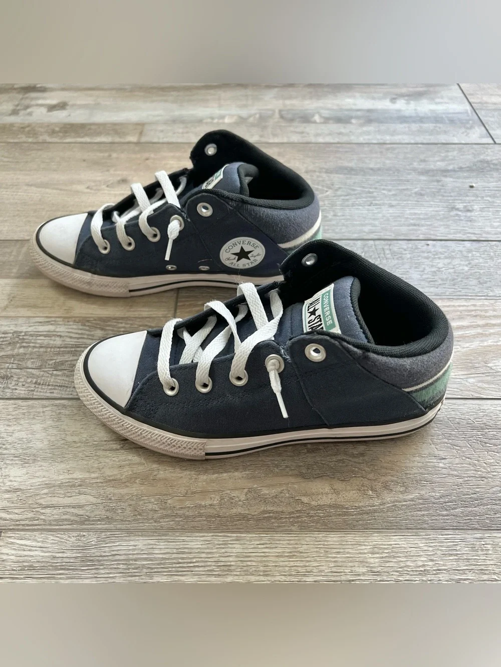 Converse Boys Chuck Taylor All Star Axel Varsity Club Shoes Size 3